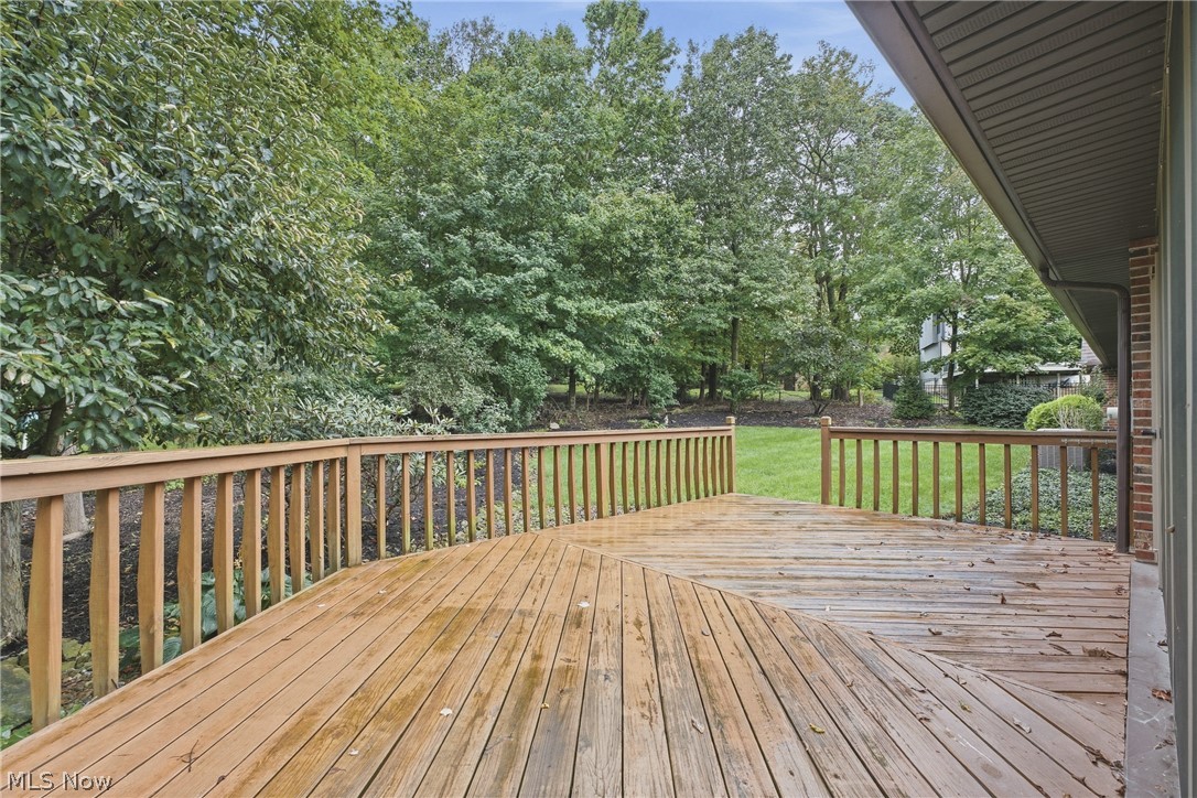 2500 Treetop Circle NE Canton OH 44705