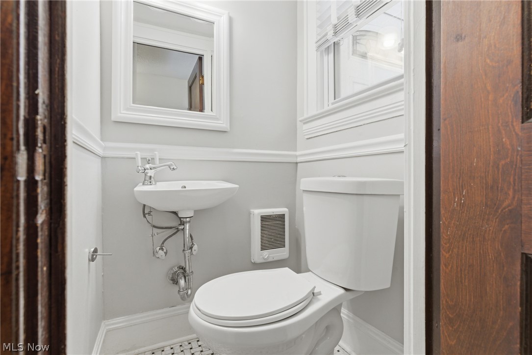 3078 Edgehill Road Cleveland Heights OH 44118