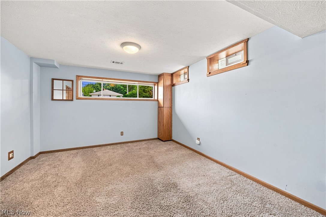 1924 Lincoln Road Wickliffe OH 44092