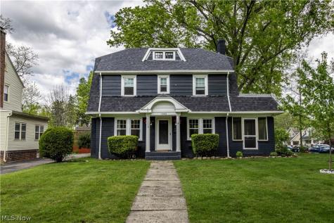 1383 Delia Avenue Akron OH 44320