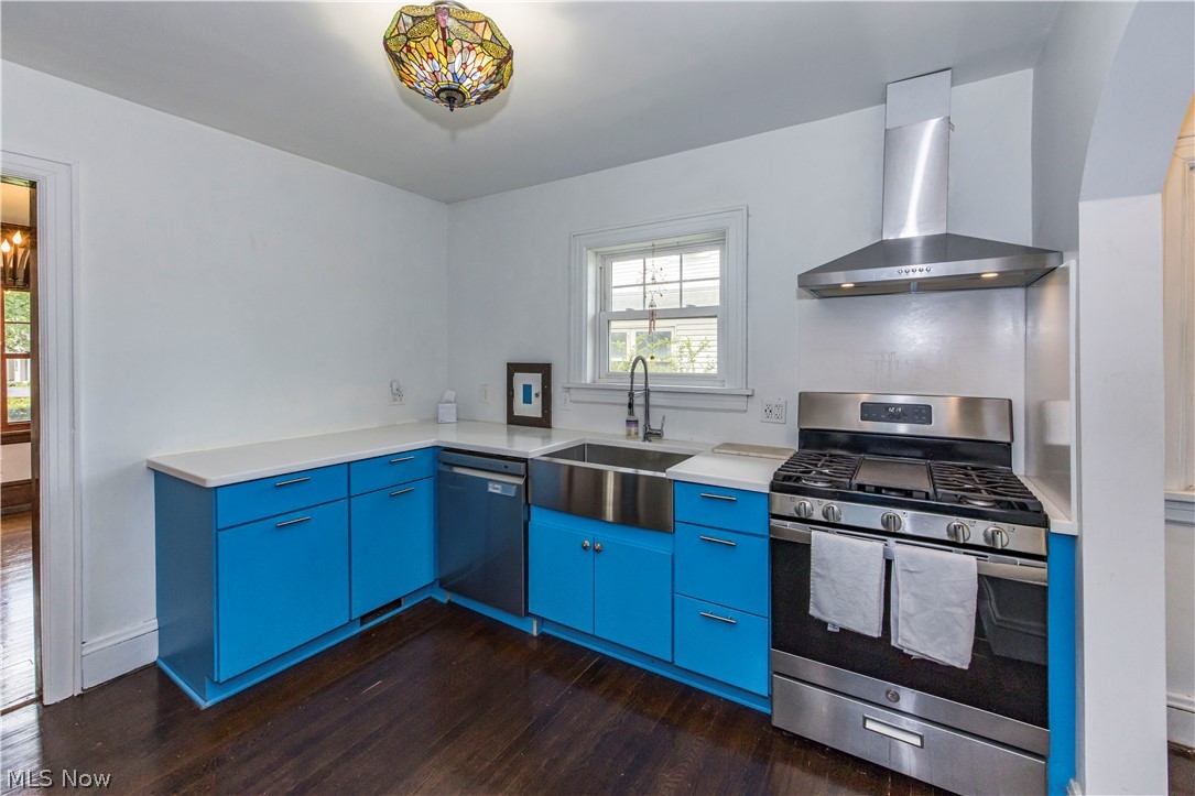 1383 Delia Avenue Akron OH 44320