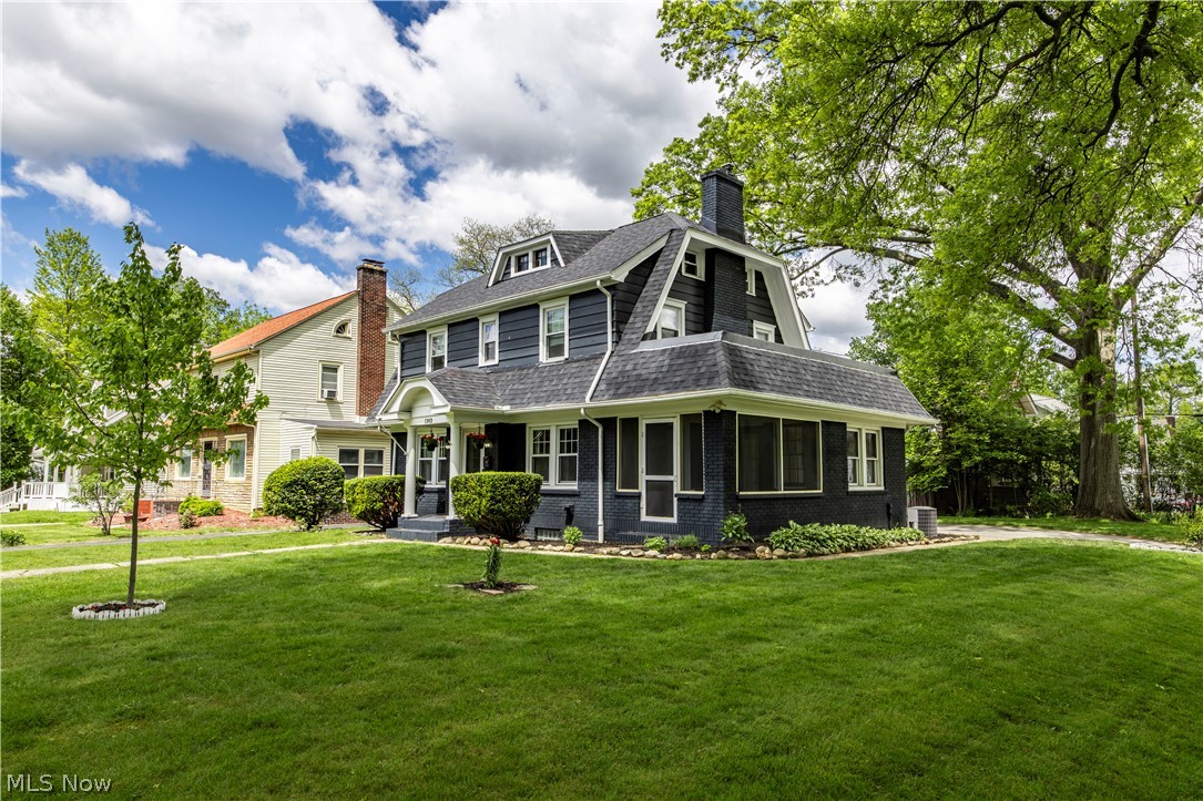 1383 Delia Avenue Akron OH 44320