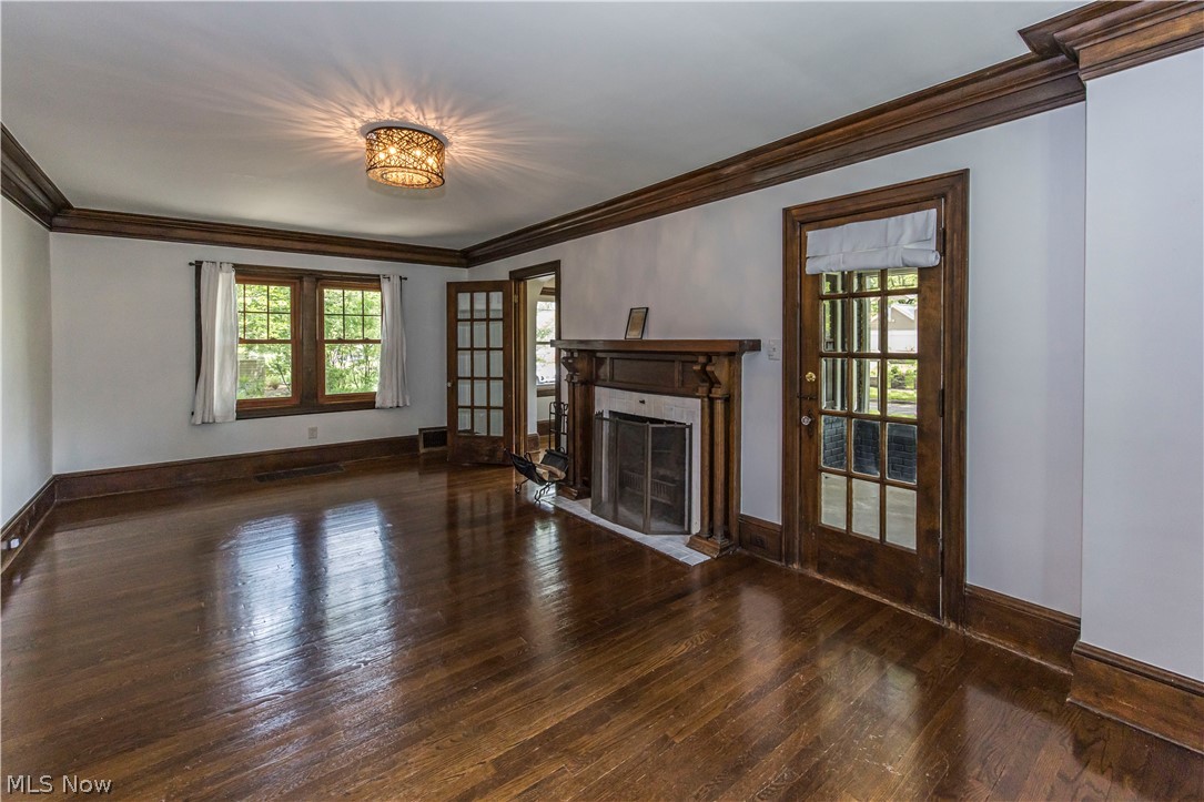 1383 Delia Avenue Akron OH 44320