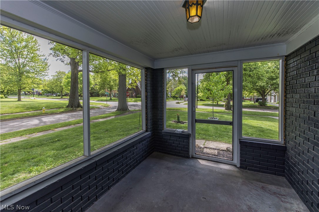 1383 Delia Avenue Akron OH 44320