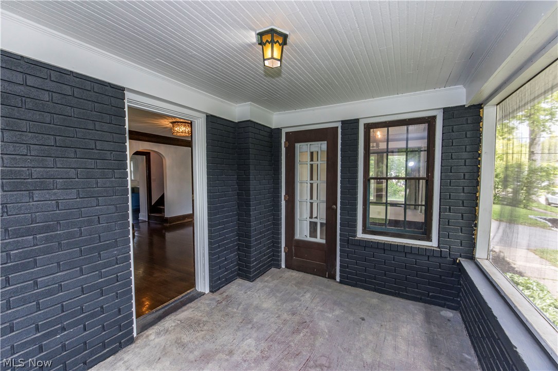1383 Delia Avenue Akron OH 44320