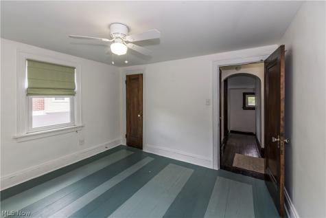 1383 Delia Avenue Akron OH 44320