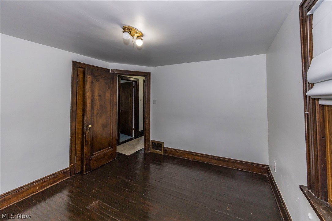 1383 Delia Avenue Akron OH 44320