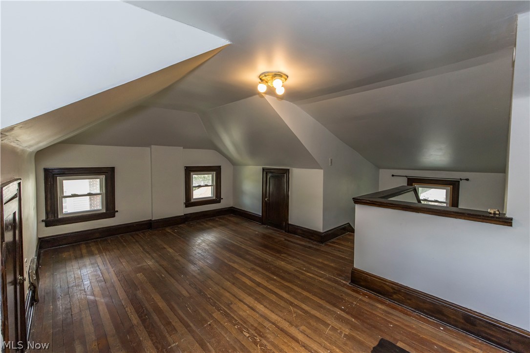 1383 Delia Avenue Akron OH 44320
