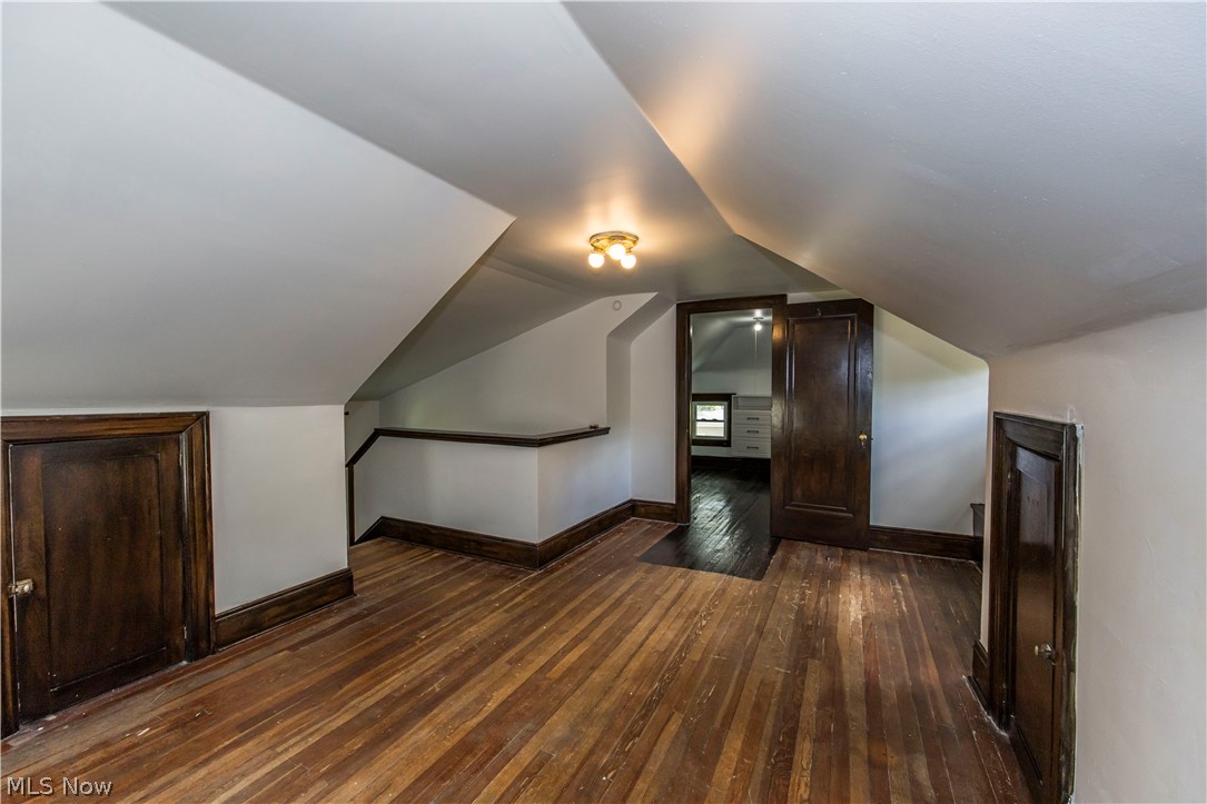 1383 Delia Avenue Akron OH 44320