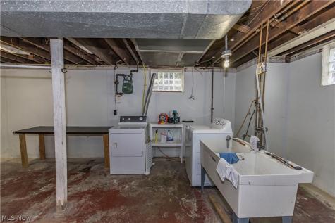 1383 Delia Avenue Akron OH 44320