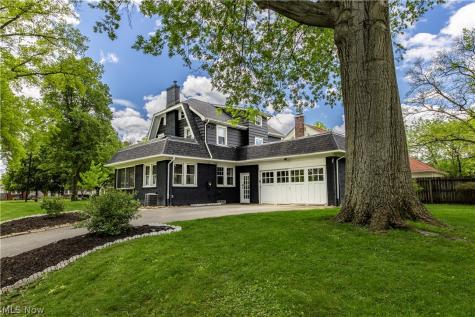 1383 Delia Avenue Akron OH 44320