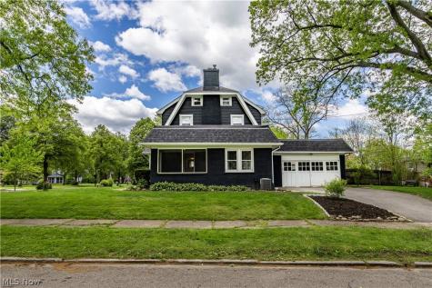 1383 Delia Avenue Akron OH 44320