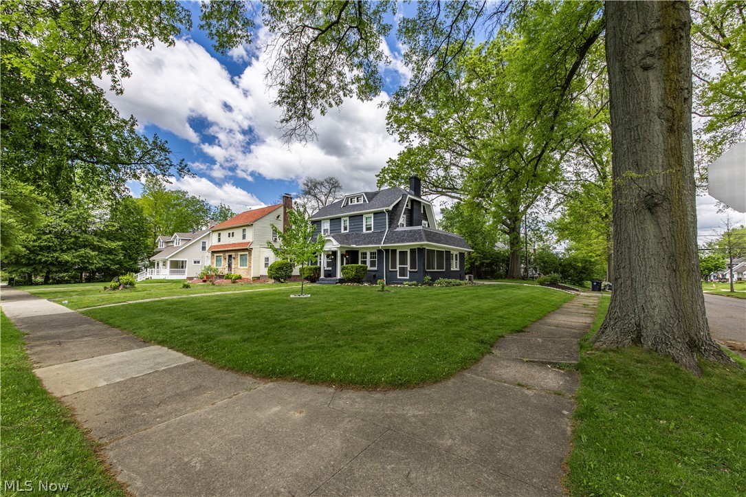 1383 Delia Avenue Akron OH 44320