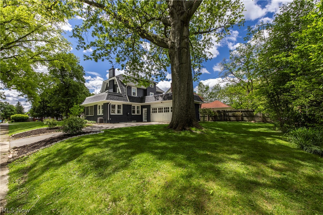 1383 Delia Avenue Akron OH 44320