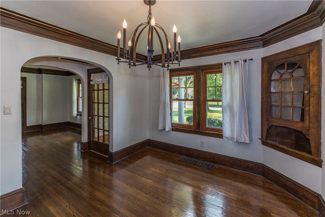 1383 Delia Avenue Akron OH 44320