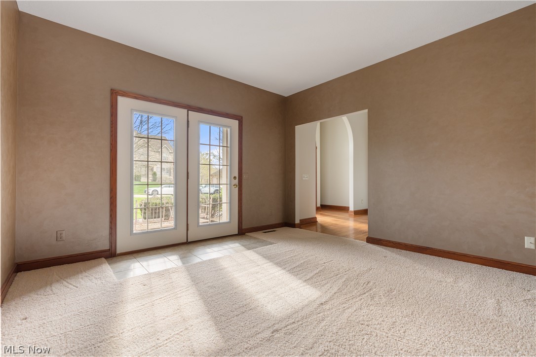 1561 Pilgrims Knob SE Canton OH 44709