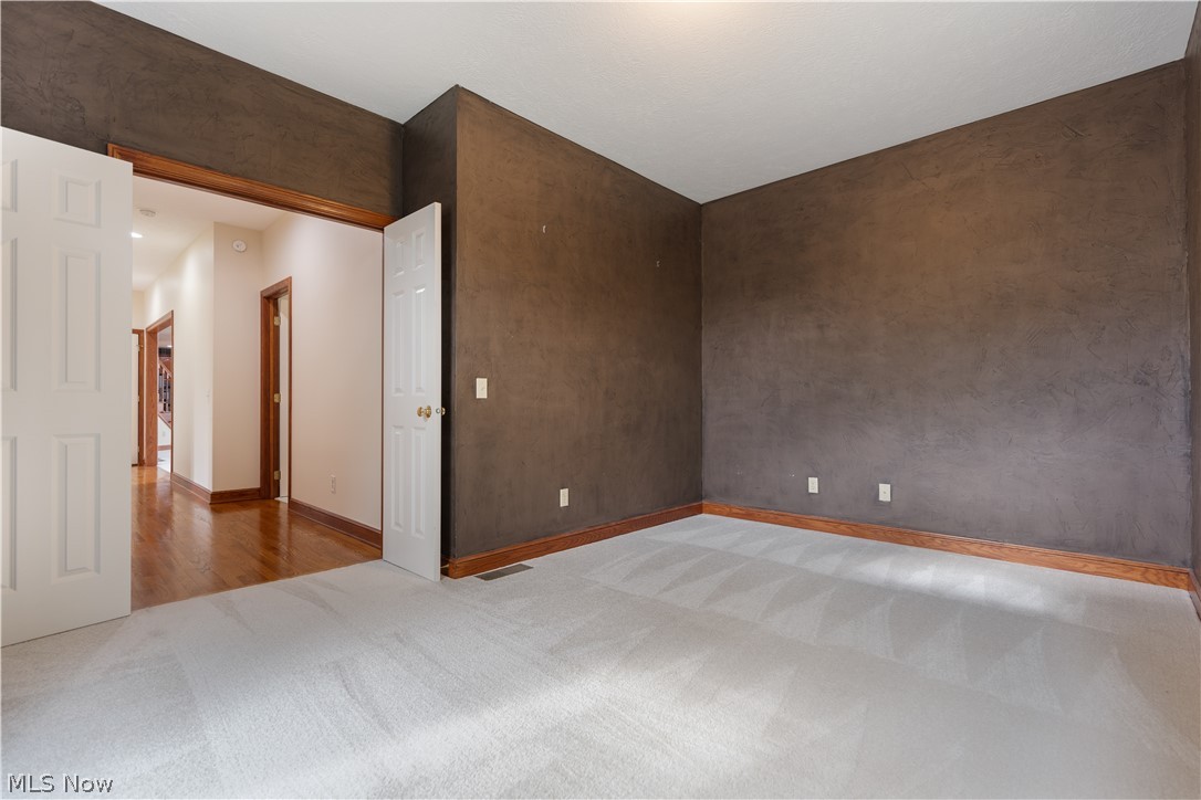 1561 Pilgrims Knob SE Canton OH 44709