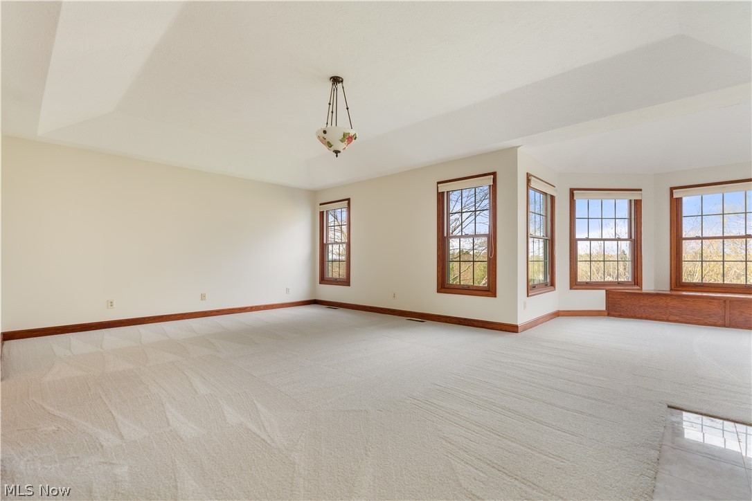 1561 Pilgrims Knob SE Canton OH 44709