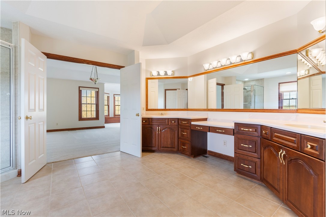 1561 Pilgrims Knob SE Canton OH 44709