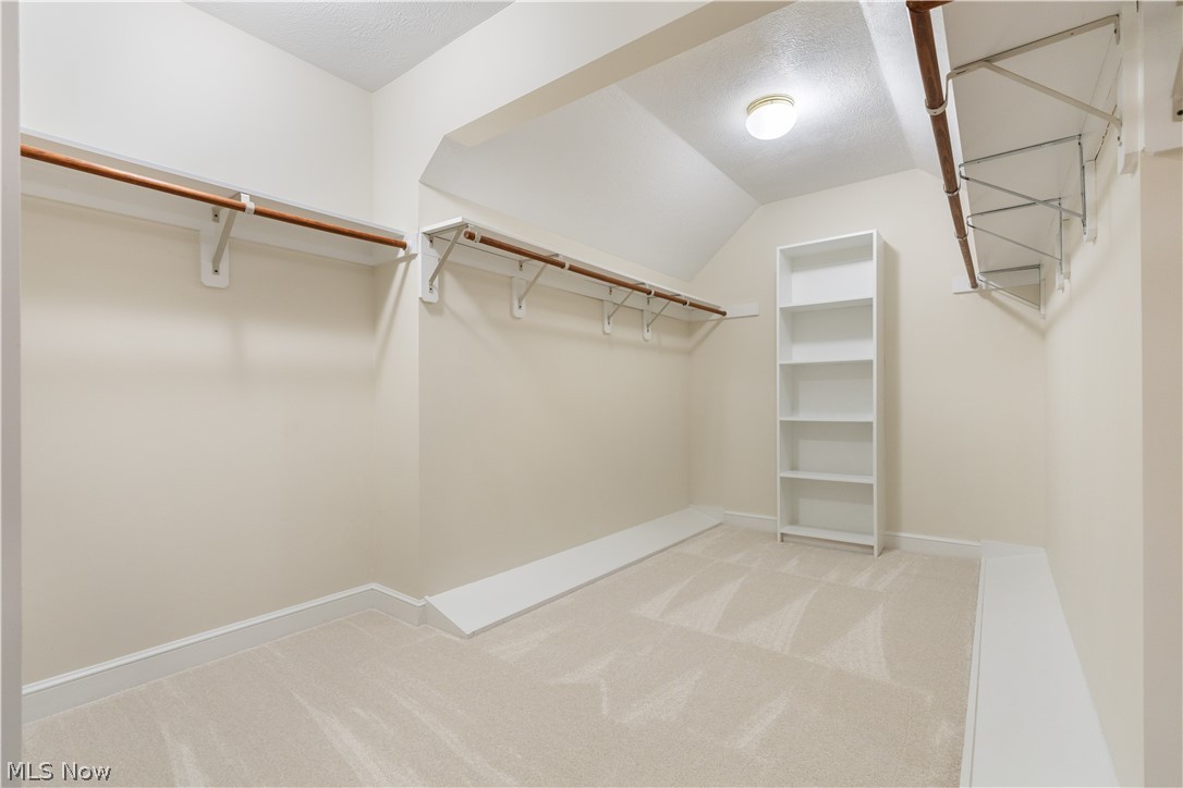 1561 Pilgrims Knob SE Canton OH 44709