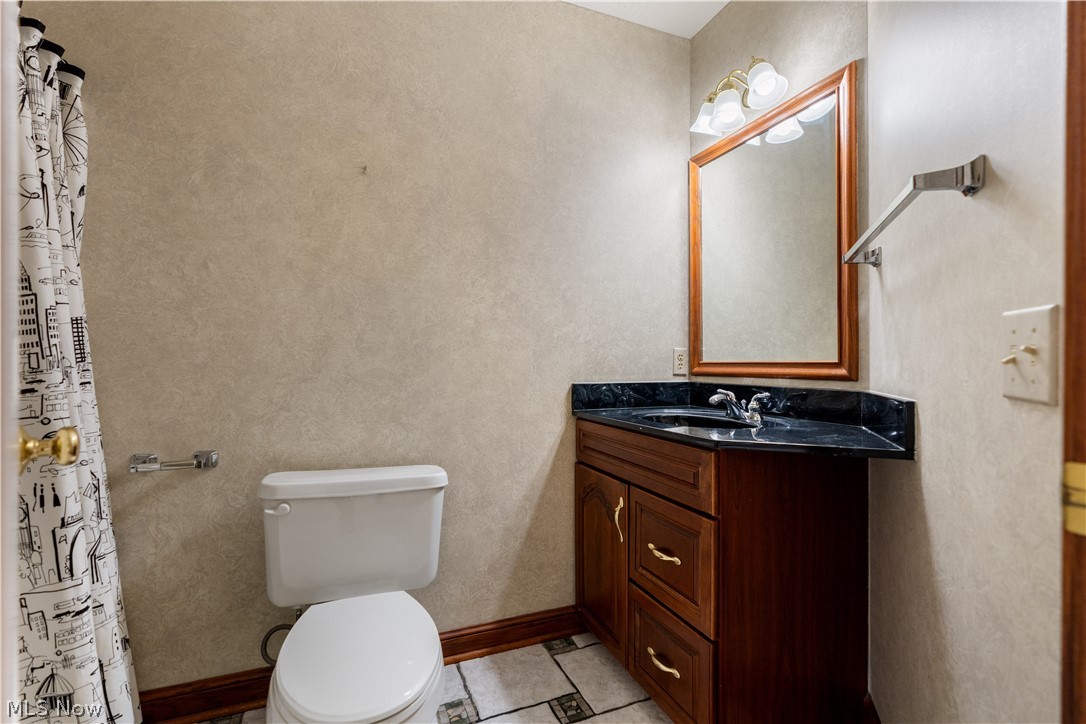 1561 Pilgrims Knob SE Canton OH 44709