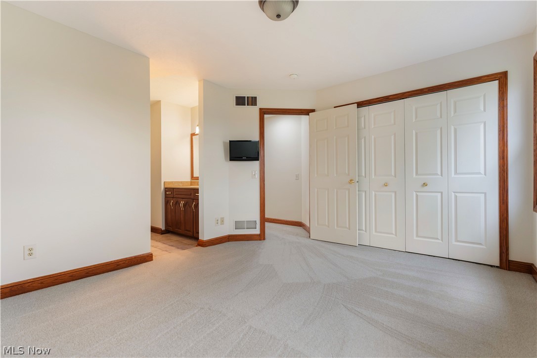 1561 Pilgrims Knob SE Canton OH 44709