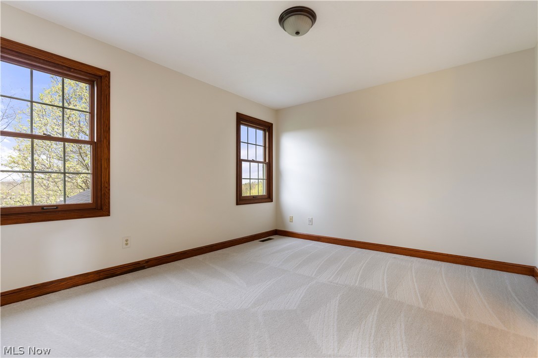 1561 Pilgrims Knob SE Canton OH 44709