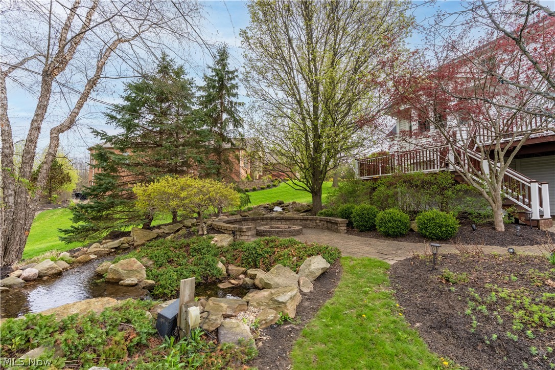 1561 Pilgrims Knob SE Canton OH 44709