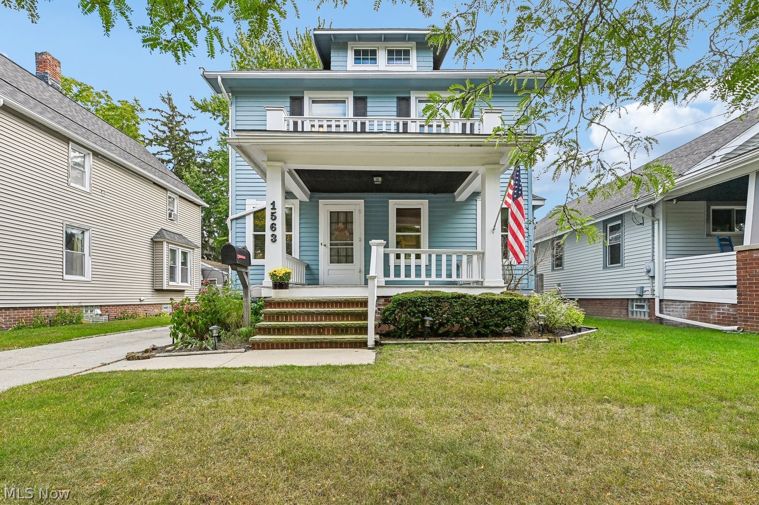 1563 Larchmont Avenue Lakewood OH 44107