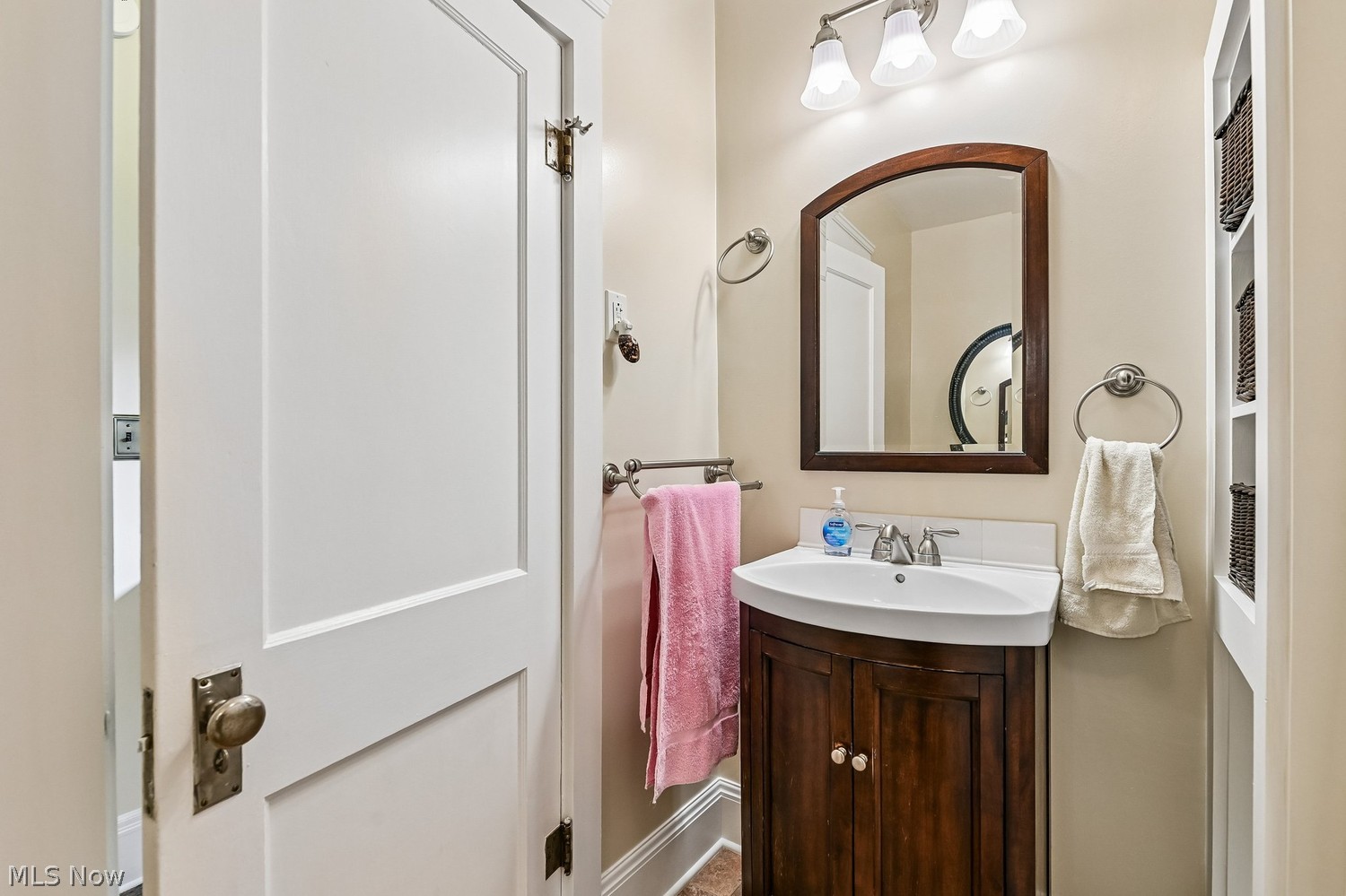 1563 Larchmont Avenue Lakewood OH 44107