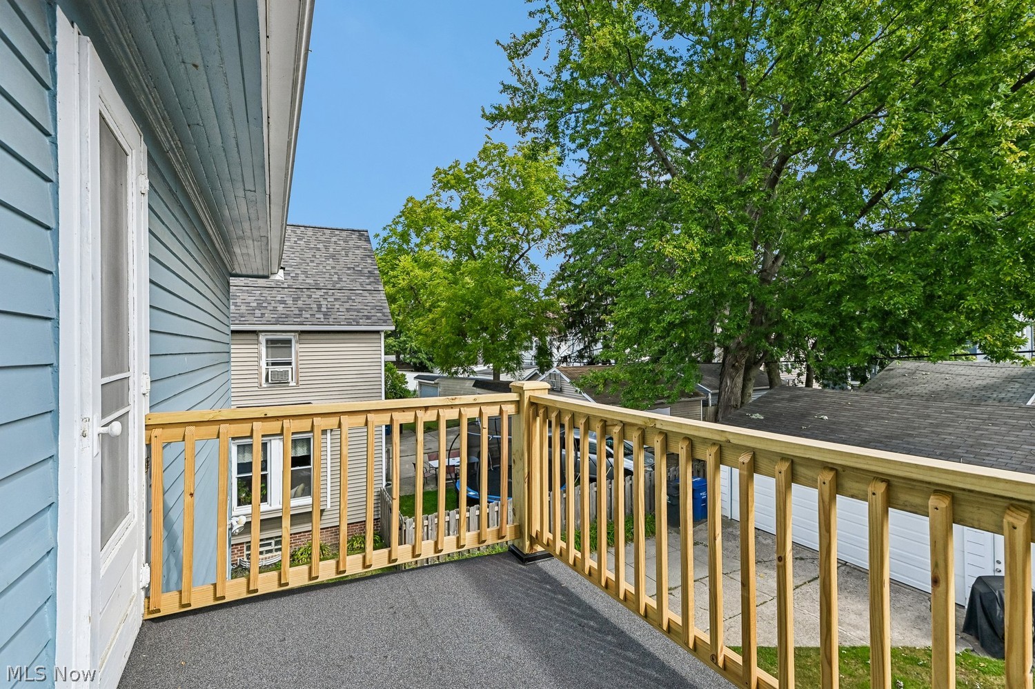 1563 Larchmont Avenue Lakewood OH 44107