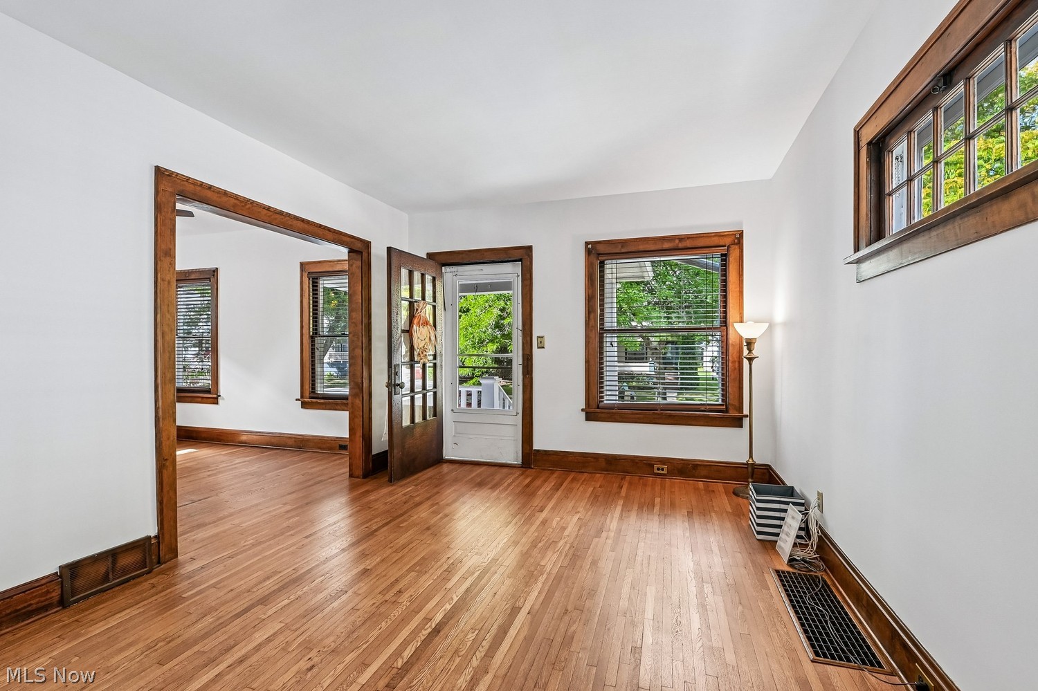 1563 Larchmont Avenue Lakewood OH 44107