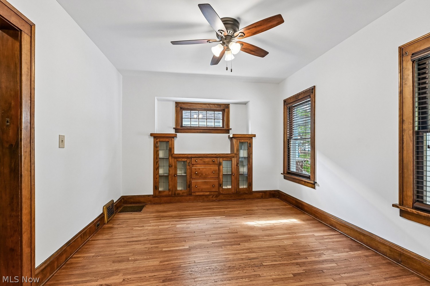 1563 Larchmont Avenue Lakewood OH 44107