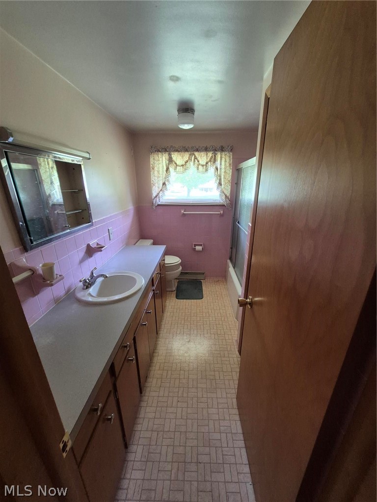 6391 Peach Street NE Louisville OH 44641