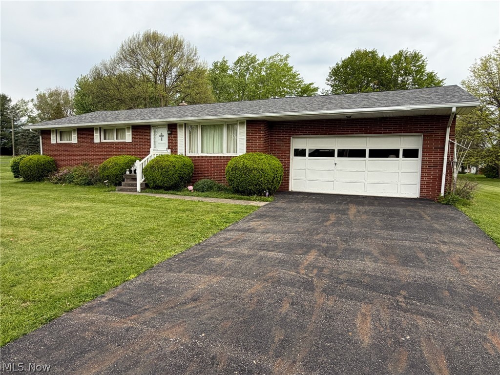 6391 Peach Street NE Louisville OH 44641
