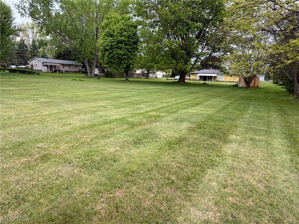6391 Peach Street NE Louisville OH 44641
