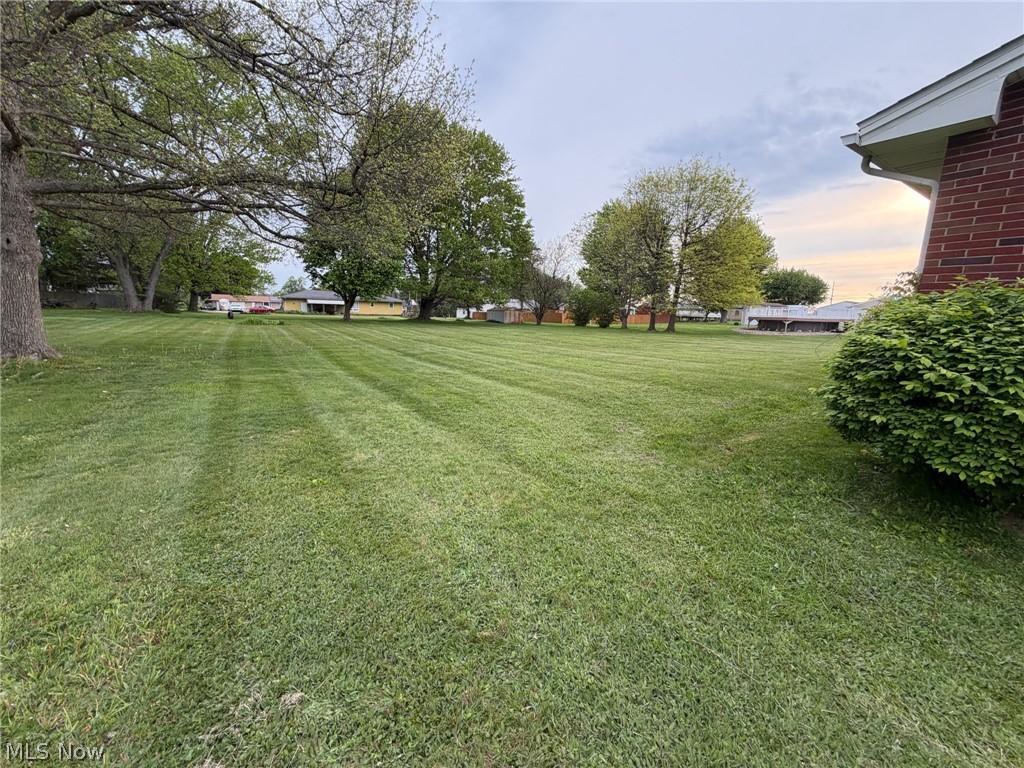 6391 Peach Street NE Louisville OH 44641