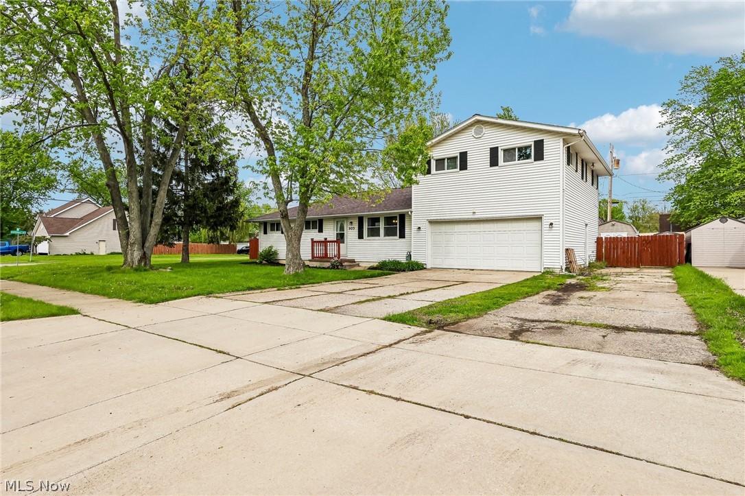 805 Roberts Street Sheffield Lake OH 44054