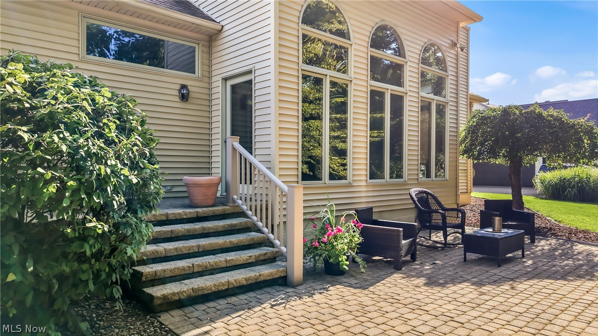 40 White Oak Court Canfield OH 44406