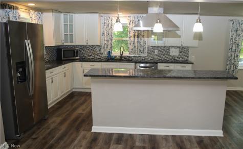 1087 Krumroy Road Akron OH 44306