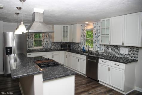 1087 Krumroy Road Akron OH 44306