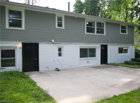 1087 Krumroy Road Akron OH 44306