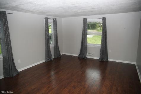 1087 Krumroy Road Akron OH 44306