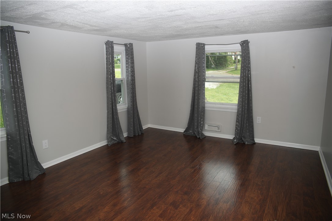 1087 Krumroy Road Akron OH 44306