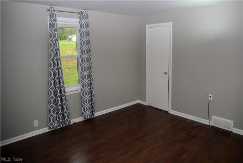 1087 Krumroy Road Akron OH 44306