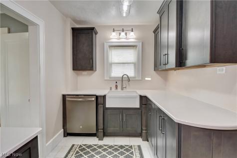 364 Clinton Avenue Akron OH 44301