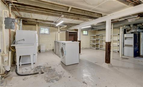 364 Clinton Avenue Akron OH 44301