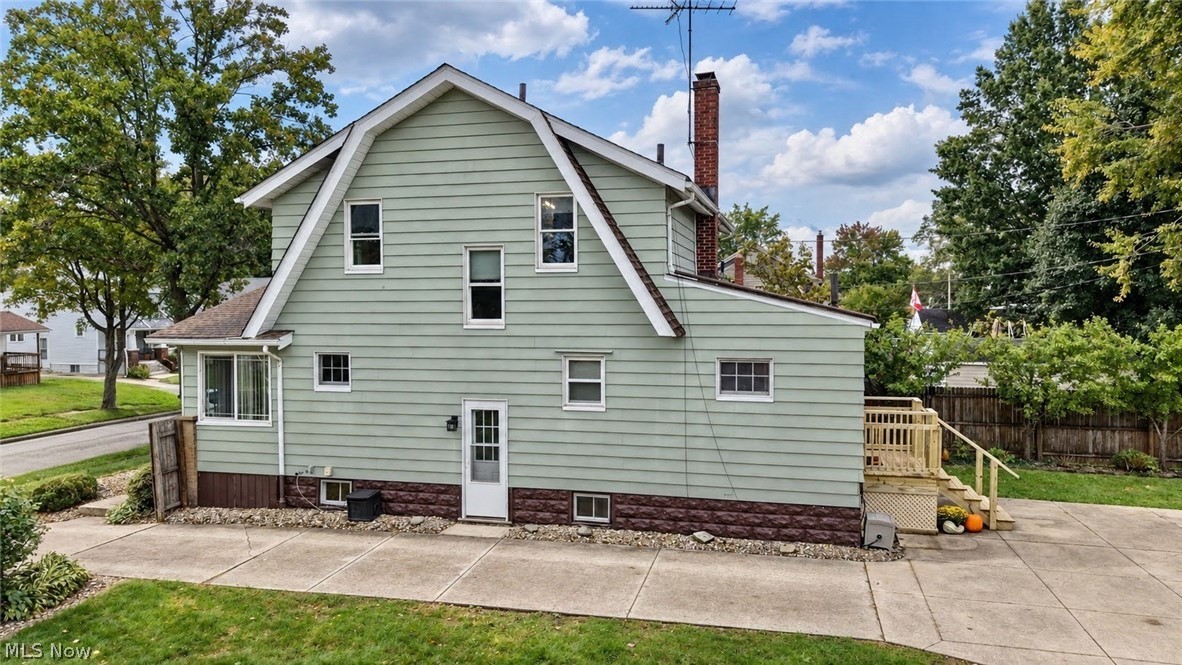 364 Clinton Avenue Akron OH 44301