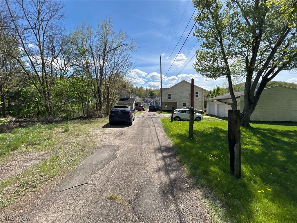 119 Belle Alley Uhrichsville OH 44683