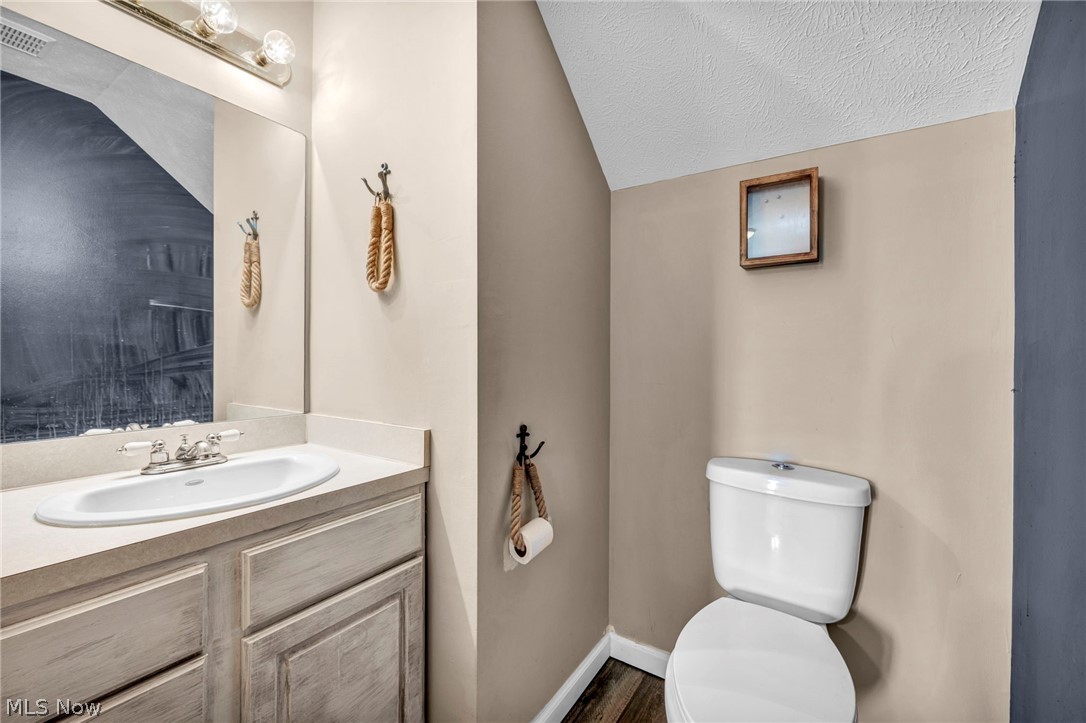 1086 Peach Boulevard Willoughby OH 44094